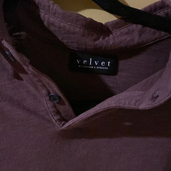 2 button tshirt - Picture 2 of 2